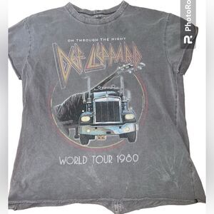 Def Leopard Short Sleeve Tee